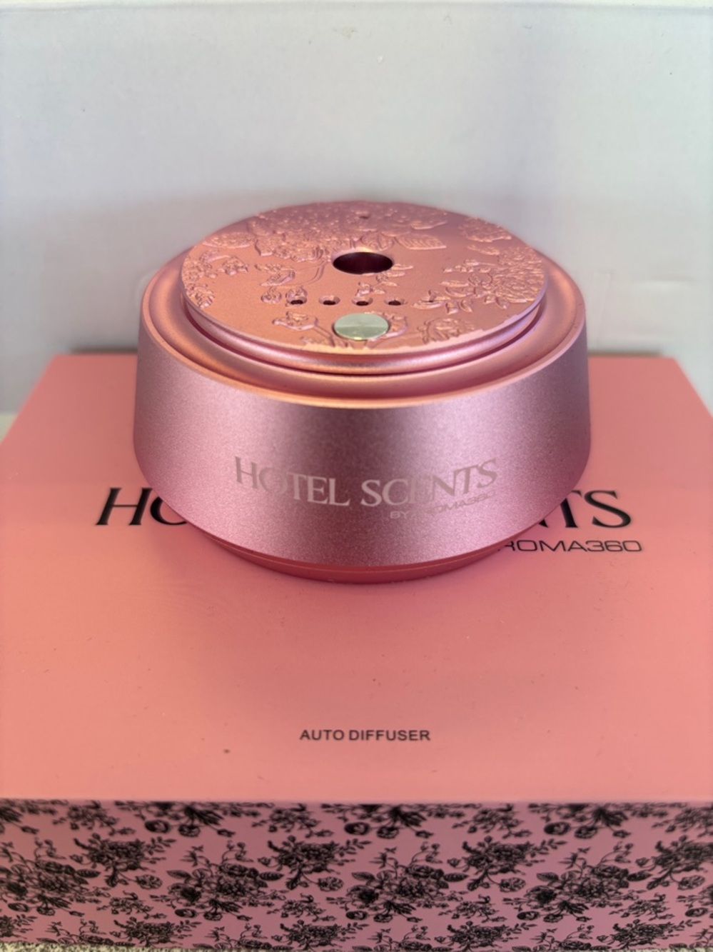 HOTEL SCENTS Pink Auto Diffuser – Compact Fragrance Device